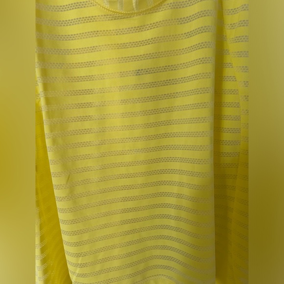 💥⭐️❤️HOST PIC❤️⭐️💥 Zyia Nimbus Lemon Yellow Split Back Tank Top - Picture 4 of 10